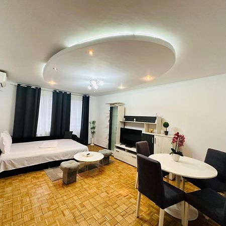 Chic Comfort 1Bdr With Landmark View - Concerthall Bukarest Exteriör bild