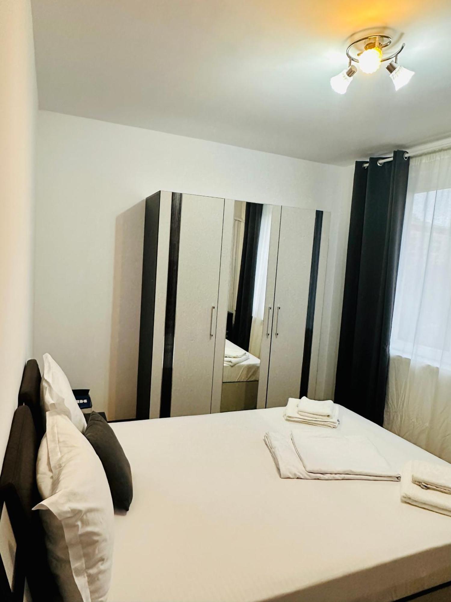 Chic Comfort 1Bdr With Landmark View - Concerthall Bukarest Exteriör bild