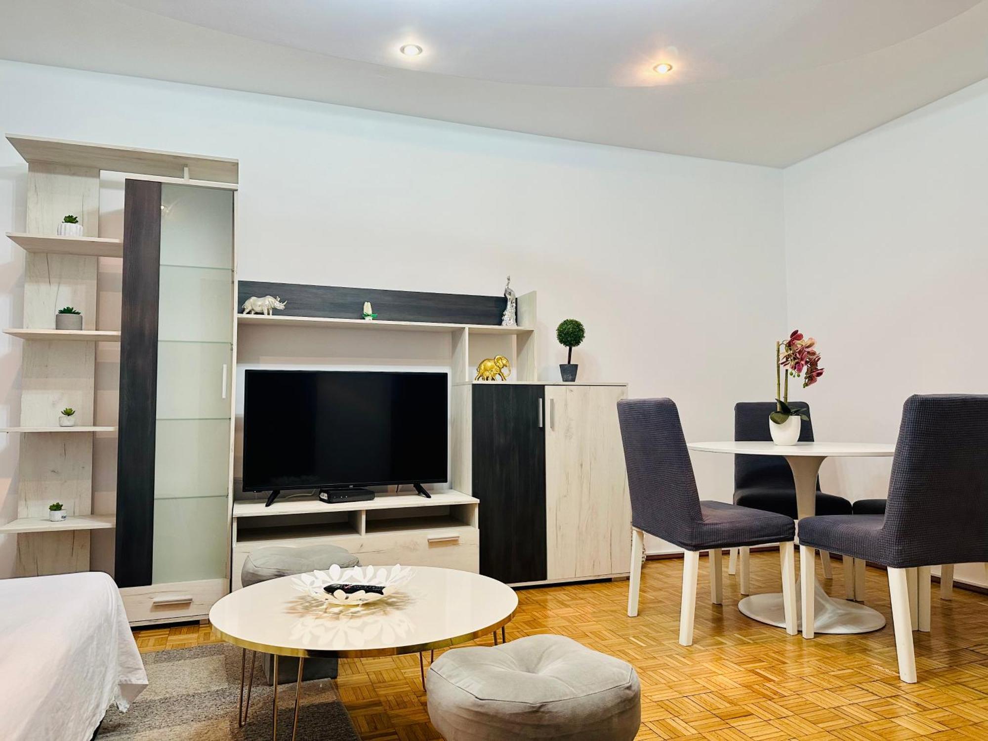 Chic Comfort 1Bdr With Landmark View - Concerthall Bukarest Exteriör bild