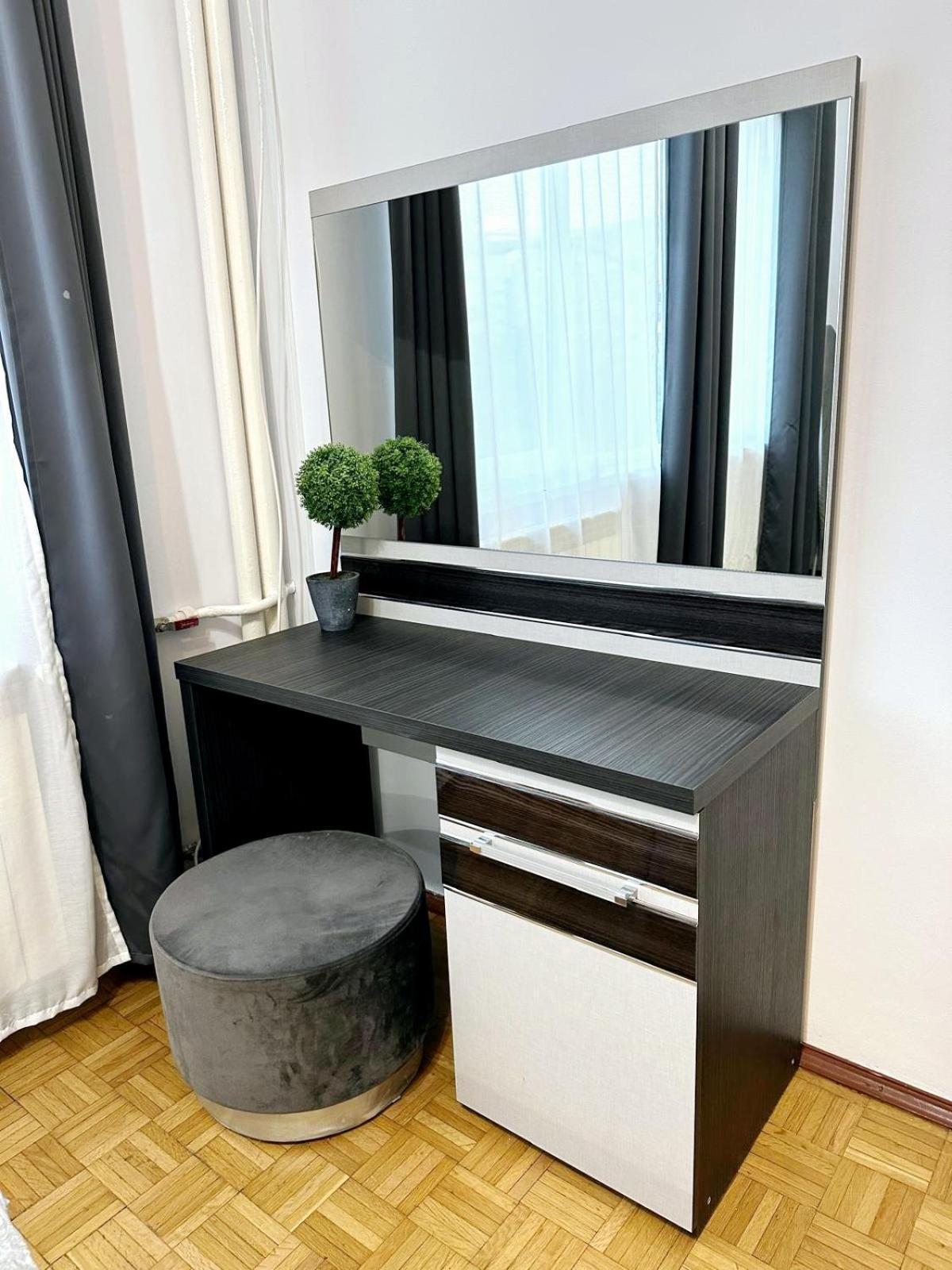 Chic Comfort 1Bdr With Landmark View - Concerthall Bukarest Exteriör bild