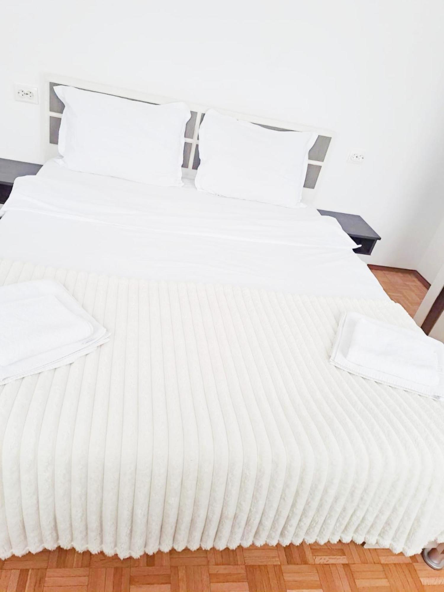 Chic Comfort 1Bdr With Landmark View - Concerthall Bukarest Exteriör bild